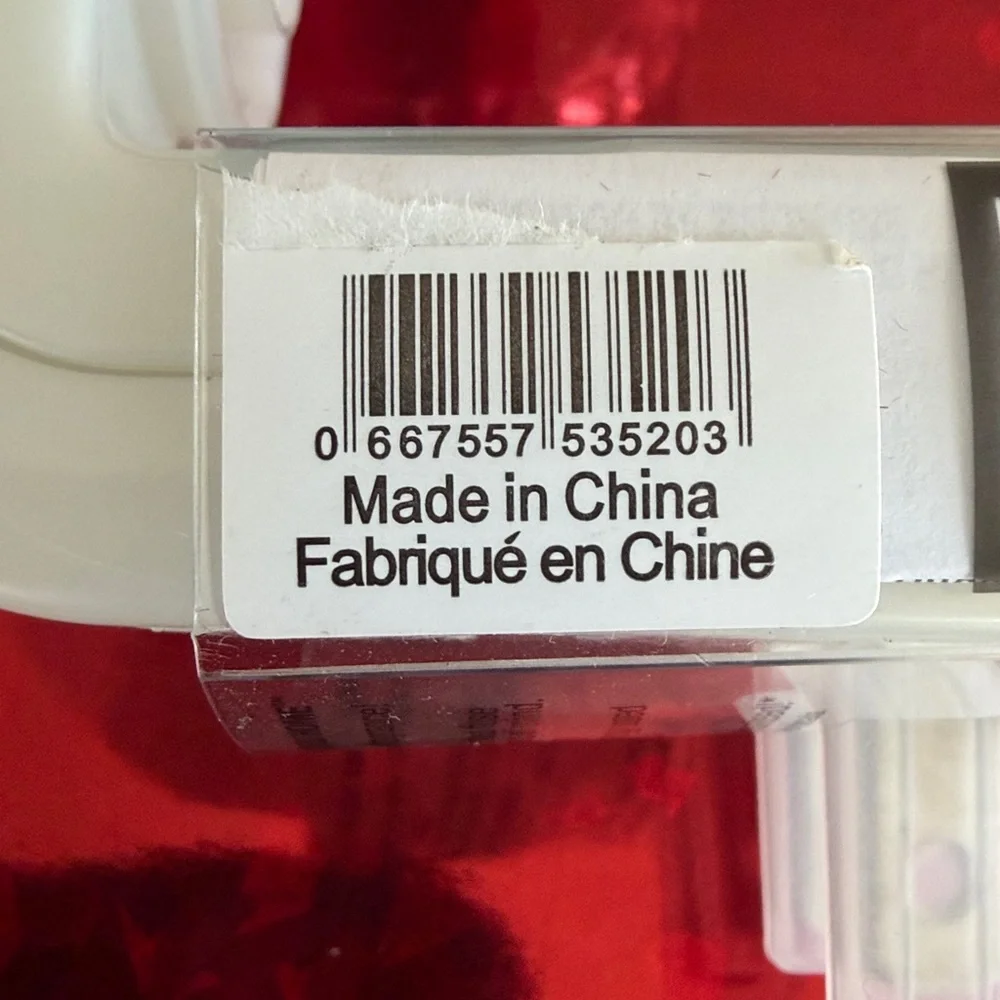 Bath & Body Works Red Velvet Santa Hand Night Light and Fragrance Plug In - Picture 3 of 4